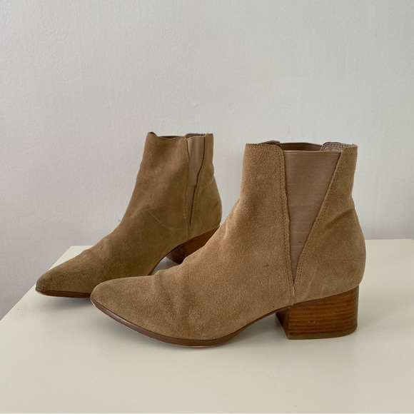 UO Chelsea Booties - Picture 6 of 12